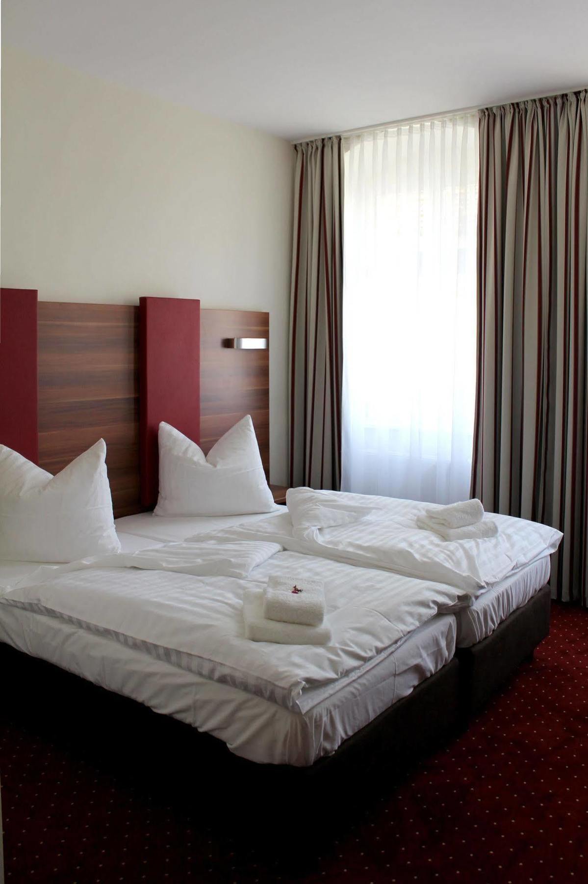 Hotel Schwibbogen Altstadt & Appartements Герліц Екстер'єр фото
